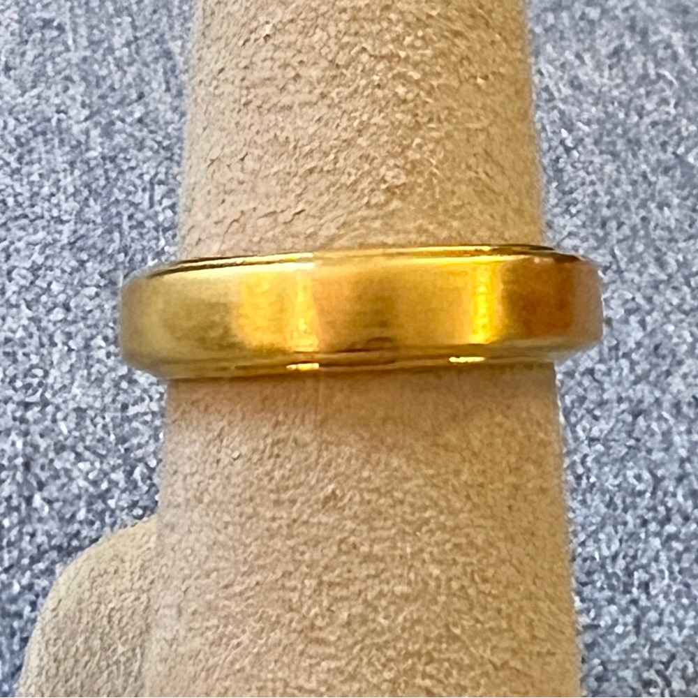 DEAN DAVIDSON designer 22k Brushed Gold Signet Ring w/Beveled Edges. BRAND NEW!